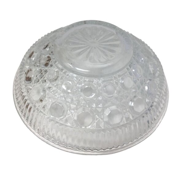 Beautiful Lidded Candy Dish - Indiana Glass Windsor Button and Cane Pattern - Picture 4 of 6